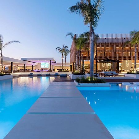 D' Andrea Lagoon All Suites - Adults Only Marmari  Eksteriør billede The resort at night